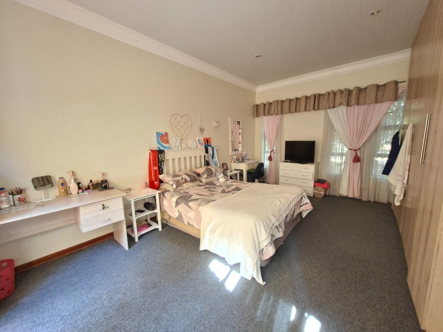 5 Bedroom Property for Sale in Baysvalley Free State